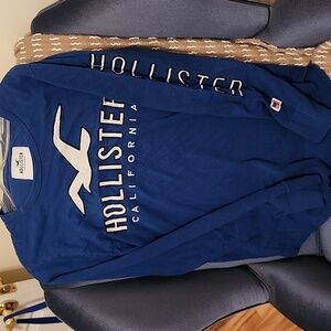 Hollister Long Sleeve T-shirt Men's Size S, Royal Blue